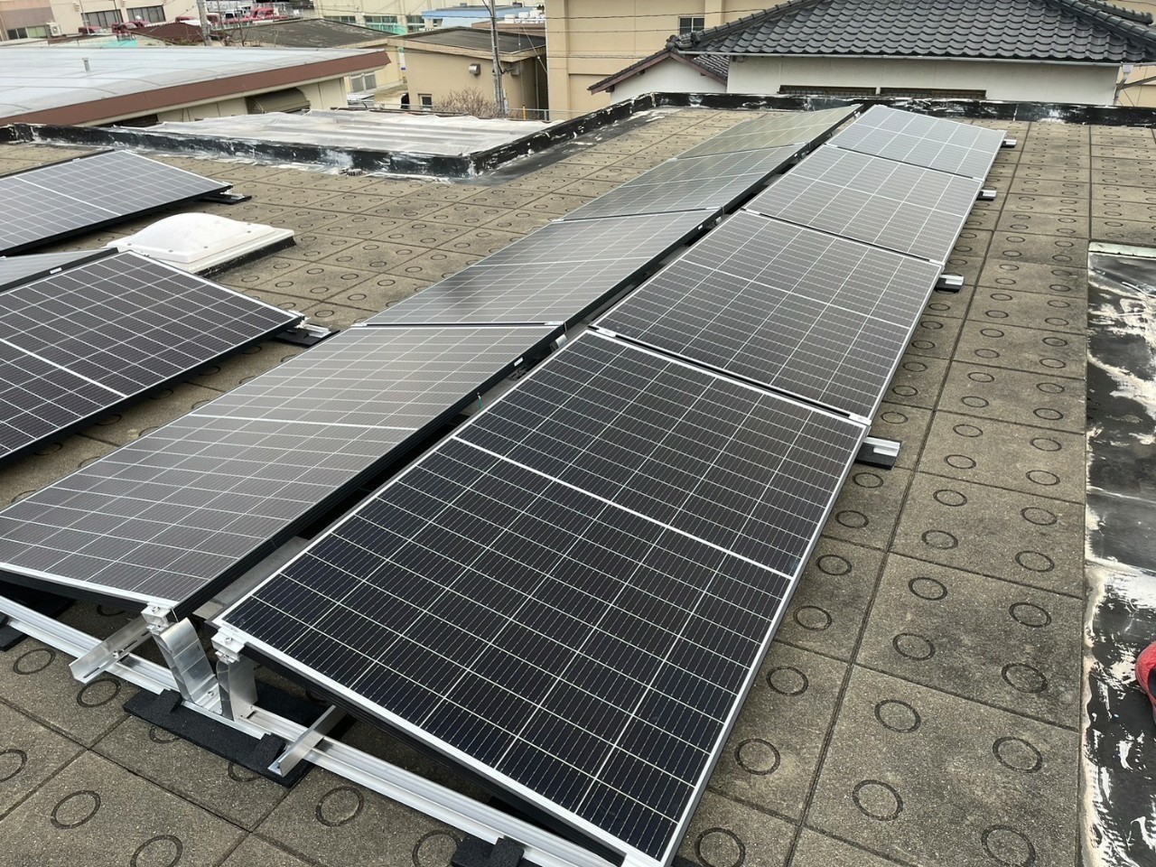 福岡県 M様邸 ネクストエナジー太陽光発電の設置 - コストリノベーション株式会社